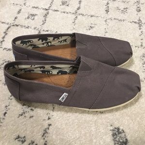 NWOT Toms Canvas Classics